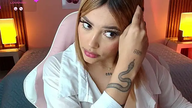 Snapshot of _meliblue chatting on November 26, 7:36 pm meliblue online show from November 26, 7:36 pm