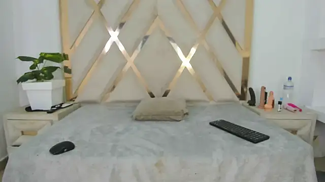 arielasm online show from February 18, 12:45 pm