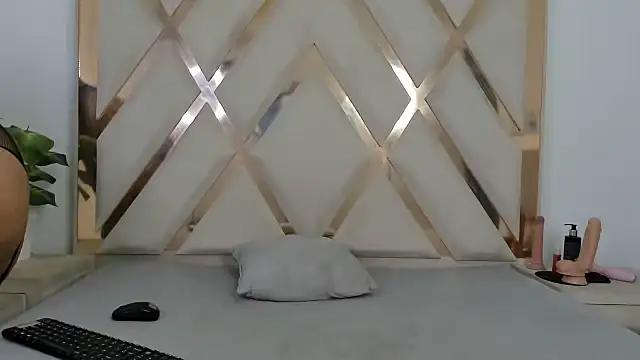 arielasm online show from November 19, 12:05 pm