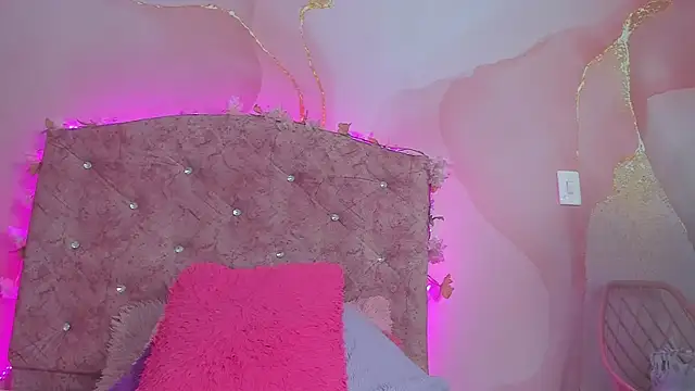 Mila grace  online show from October 17, 6:32 pm