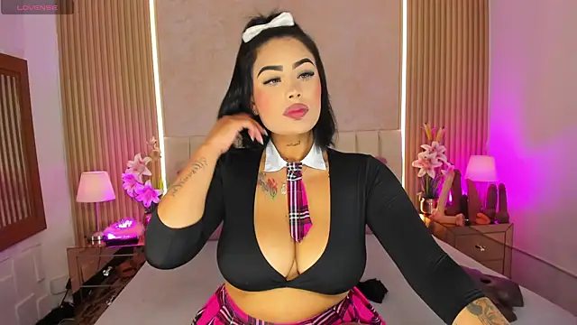 MaddyGray  online show from May 4, 5:27 pm