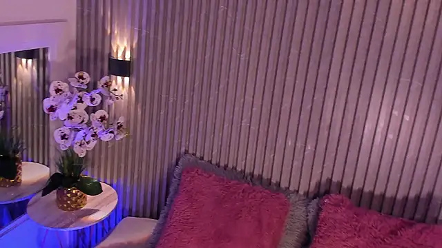 MaddyGray  online show from February 2, 7:13 pm