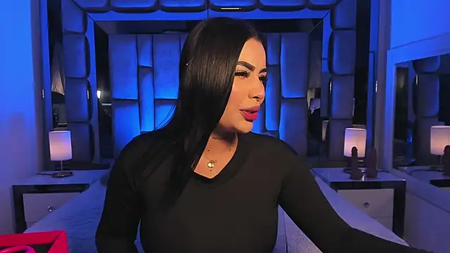 MaddyGray  online show from January 9, 7:10 pm