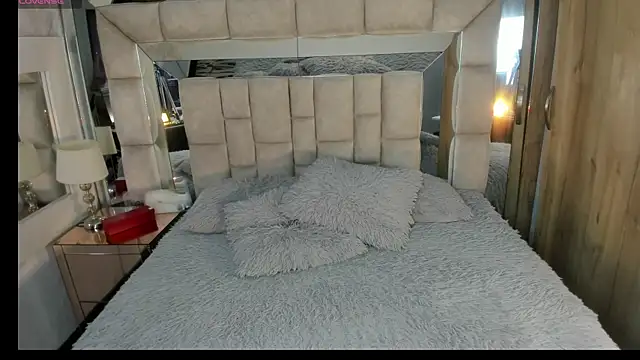 Snapshot of MaddyGray_ chatting on November 6, 7:07 pm MaddyGray online show from November 6, 7:07 pm