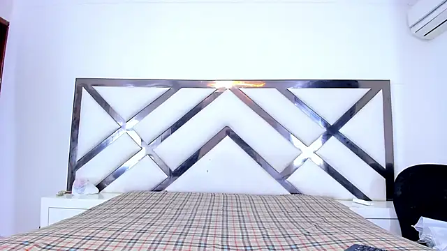 LadyandMaverick online show from October 7, 4:24 am