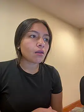 Alyha Cortes online show from March 24, 1:55 pm