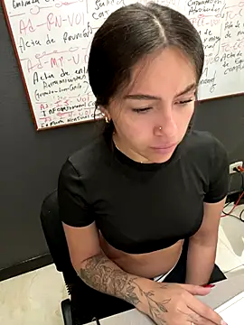 Alyha Cortes online show from September 9, 1:42 pm