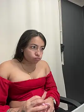 Alyha Cortes online show from December 22, 1:11 pm