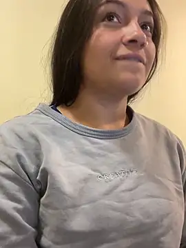 Alyha Cortes online show from March 4, 1:30 pm