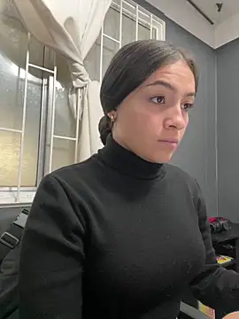 Alyha Cortes online show from February 3, 1:05 pm