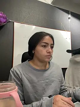 Alyha Cortes online show from February 10, 1:32 pm