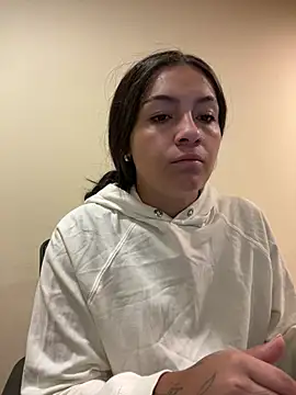 Alyha Cortes online show from March 12, 1:15 pm