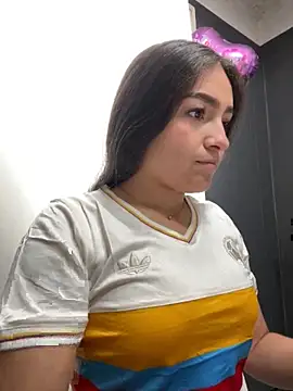 Alyha Cortes online show from October 14, 2:39 pm