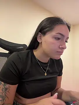 Alyha Cortes online show from April 13, 2:21 pm