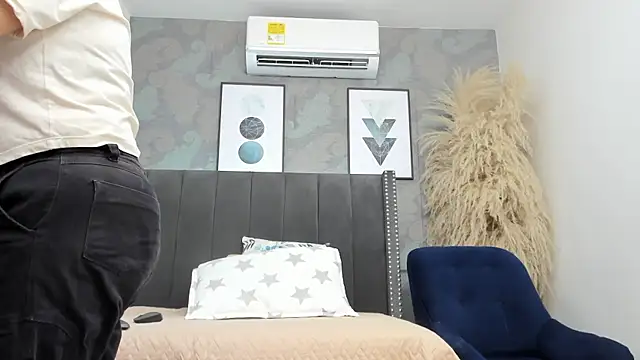 Milf loven  online show from December 13, 8:04 pm