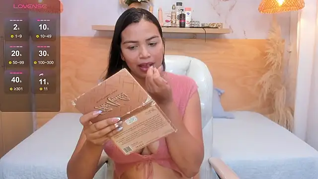 Snapshot of Artemisa08 chatting on February 18, 7:21 pm Artemisa08 online show from February 18, 7:21 pm