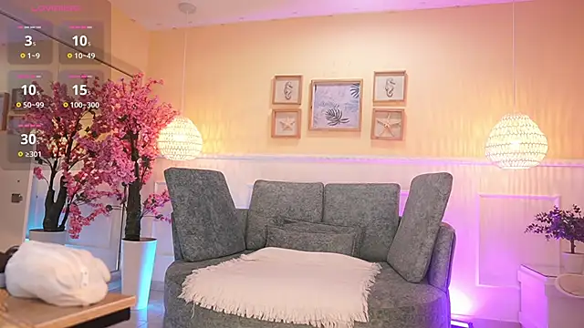 Snapshot of LoonaNyx chatting on November 20, 11:33 am LoonaNyx online show from November 20, 11:33 am