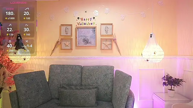 Snapshot of LoonaNyx chatting on October 27, 11:33 am LoonaNyx online show from October 27, 11:33 am