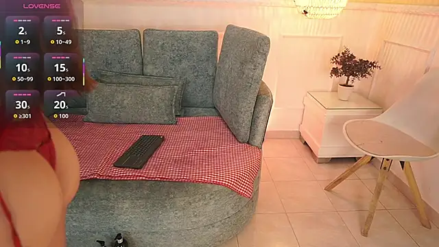 Snapshot of LoonaNyx chatting on November 1, 11:37 am LoonaNyx online show from November 1, 11:37 am