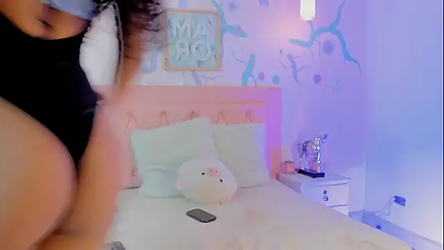 Snapshot of NoahPerez chatting on November 1, 1:23 am NoahPerez online show from November 1, 1:23 am