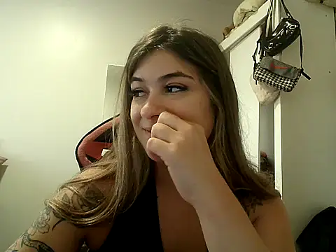 Becca B online show from February 5, 9:21 pm