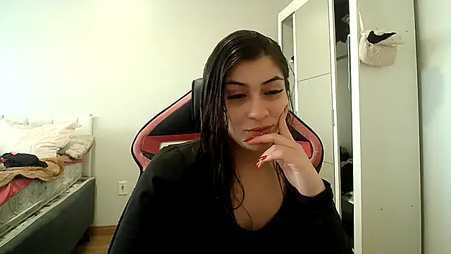 Snapshot of Becca_B chatting on October 4, 7:37 pm Becca B online show from October 4, 7:37 pm