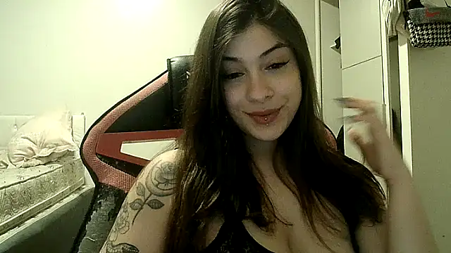 Snapshot of Becca_B chatting on November 15, 10:47 pm Becca B online show from November 15, 10:47 pm