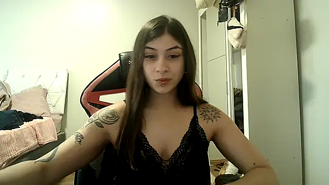 Snapshot of Becca_B chatting on November 28, 8:53 pm Becca B online show from November 28, 8:53 pm