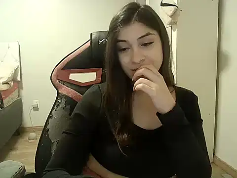 Snapshot of Becca_B chatting on November 1, 11:20 pm Becca B online show from November 1, 11:20 pm