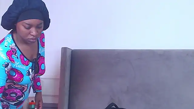 NatashaSilver online show from November 14, 1:37 pm