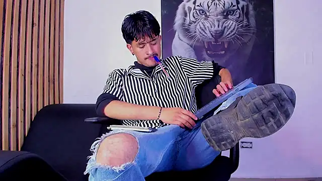 DimitriDeluxe online show from September 18, 7:17 pm