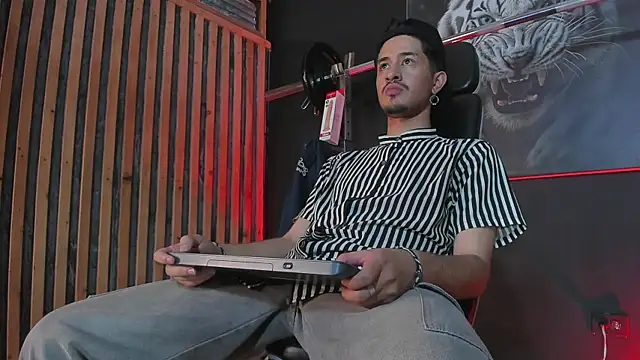 DimitriDeluxe online show from November 8, 7:50 pm