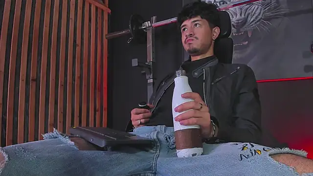 DimitriDeluxe online show from November 12, 7:51 pm