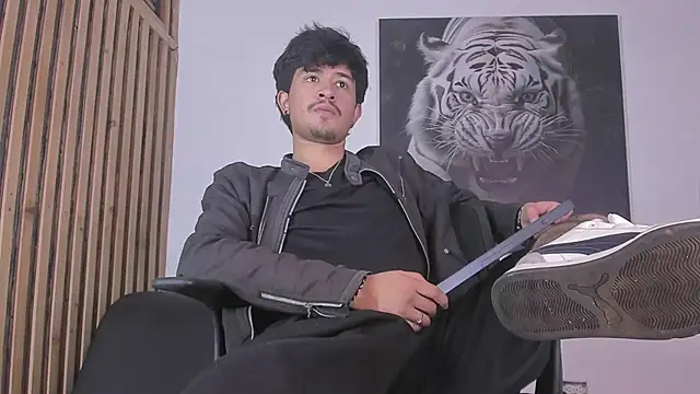 DimitriDeluxe online show from October 13, 7:37 pm