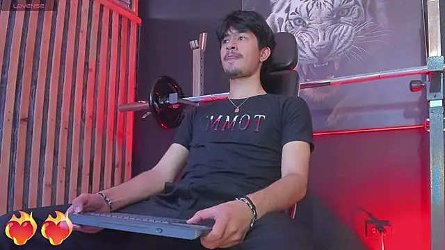 DimitriDeluxe online show from October 27, 8:21 pm