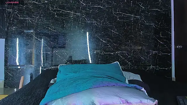 DimitriDeluxe online show from November 15, 1:15 pm