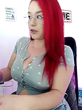 Snapshot of kim7_ chatting on January 13, 2:10 pm kim7 online show from January 13, 2:10 pm