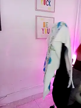 Snapshot of kim7_ chatting on March 2, 3:08 pm kim7 online show from March 2, 3:08 pm