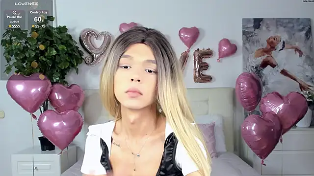 MadonnaRossi online show from February 13, 5:46 pm