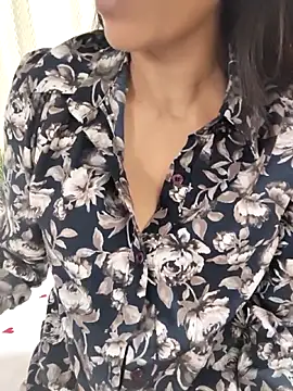 Snapshot of Shalu_G chatting on November 6, 6:50 am Shalu G online show from November 6, 6:50 am