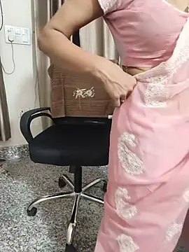 Snapshot of Shalu_G chatting on July 3, 4:35 pm Shalu G online show from July 3, 4:35 pm