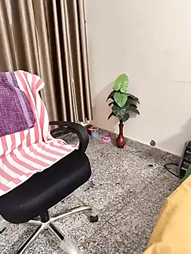 Snapshot of Shalu_G chatting on November 22, 6:01 am Shalu G online show from November 22, 6:01 am