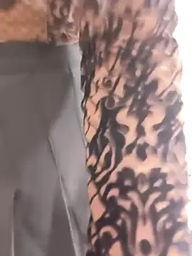 Snapshot of Shalu_G chatting on November 24, 7:30 am Shalu G online show from November 24, 7:30 am