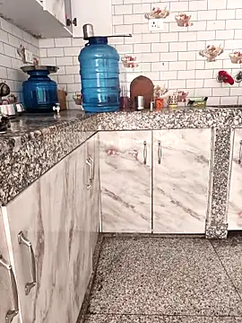 Snapshot of Shalu_G chatting on February 15, 9:19 am Shalu G online show from February 15, 9:19 am