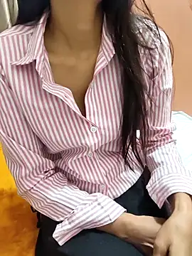 Snapshot of Shalu_G chatting on February 5, 2:51 am Shalu G online show from February 5, 2:51 am