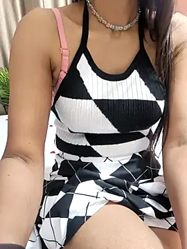 Snapshot of Shalu_G chatting on February 8, 3:43 pm Shalu G online show from February 8, 3:43 pm