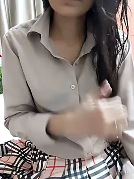 Snapshot of Shalu_G chatting on February 1, 7:17 am Shalu G online show from February 1, 7:17 am