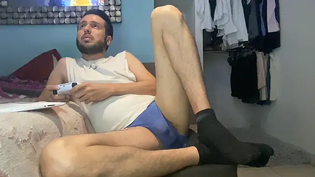Snapshot of Alexitho25 chatting on July 11, 10:04 am Alexitho25 online show from July 11, 10:04 am