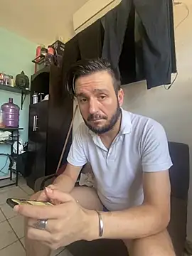 Snapshot of Alexitho25 chatting on June 24, 9:34 pm Alexitho25 online show from June 24, 9:34 pm