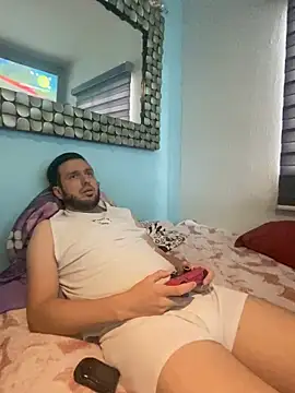 Snapshot of Alexitho25 chatting on May 20, 8:39 pm Alexitho25 online show from May 20, 8:39 pm